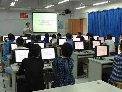 與時俱進(jìn)強(qiáng)培訓(xùn) 師資引領(lǐng)促發(fā)展——江灣中心校舉行2017年暑期教師校本研修